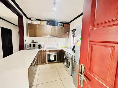 2 Bedroom Apartment For Sale in Sandton - 9ODu.webp