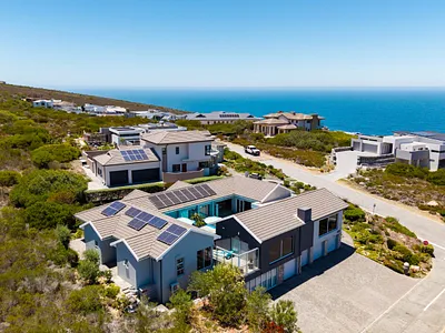 4 Bedroom House For Sale in Mossel Bay - oRSo.webp