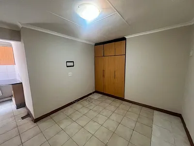 1 Bedroom Apartment To Rent in Randburg - nbmW.webp
