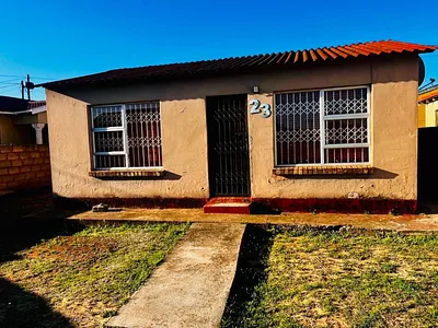 2 Bedroom House For Sale in Port Elizabeth - pL48.webp