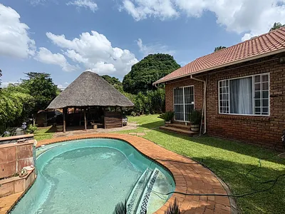 4 Bedroom House For Sale in Akasia - DIpP.webp