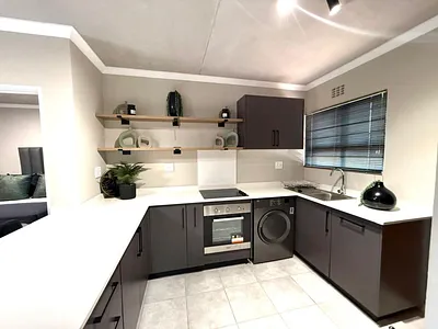 2 Bedroom Townhouse For Sale in Pretoria - Cv3W.webp