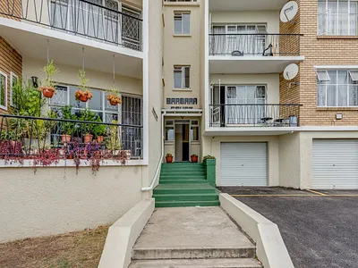 1 Bedroom Apartment For Sale in Port Elizabeth - 4zgS.webp