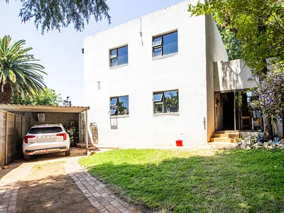 2 Bedroom House For Sale in Pretoria - 6LcA.webp