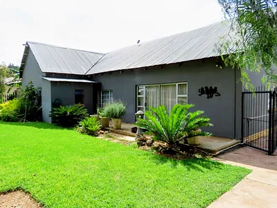 4 Bedroom House For Sale in Ventersdorp - iW5n.webp