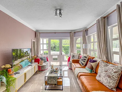 2 Bedroom Apartment For Sale in Sandton - g6jM.webp