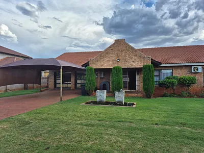 3 Bedroom House For Sale in Kuruman - dvlC.webp