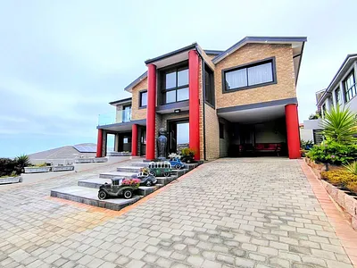 4 Bedroom House For Sale in Hartenbos - YQW5.webp