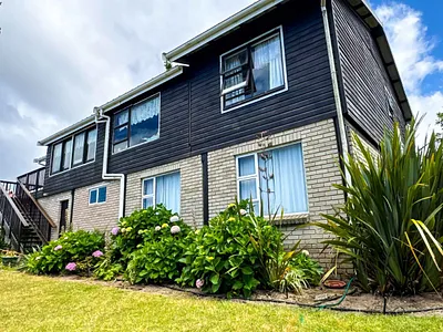 4 Bedroom House For Sale in Mossel Bay - 90sK.webp