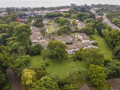 3 Bedroom Townhouse For Sale in Kloof - 8tMK.webp