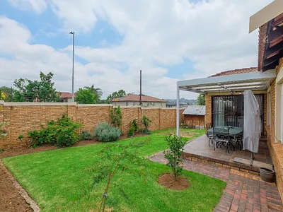 4 Bedroom Townhouse For Sale in Roodepoort - gCit.webp