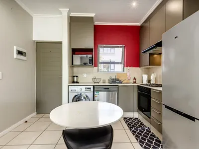 1 Bedroom Apartment For Sale in Sandton - QnHv.webp