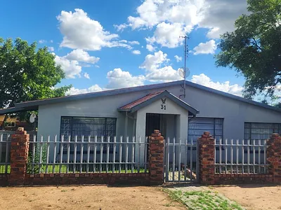 4 Bedroom House For Sale in Kroonstad - OHES.webp