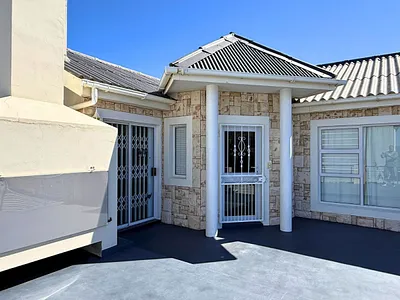 5 Bedroom House For Sale in Gansbaai - img