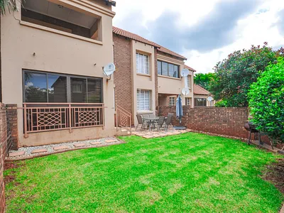 2 Bedroom Apartment For Sale in Pretoria - 8Lw3.webp