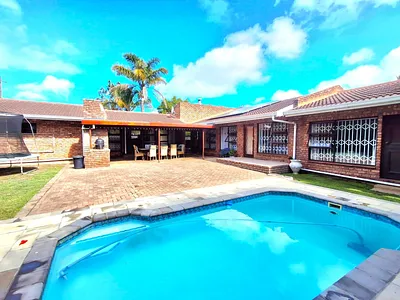 4 Bedroom House For Sale in George - m6yO.webp