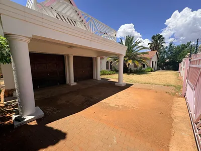 4 Bedroom House For Sale in Kimberley - img
