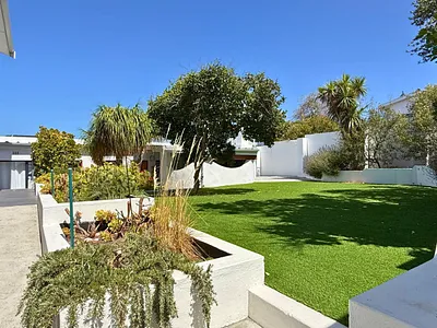 5 Bedroom House For Sale in Gansbaai - XiqX.webp
