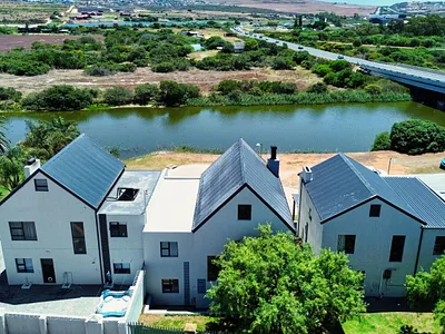 4 Bedroom House For Sale in Hartenbos - y5LJ.webp