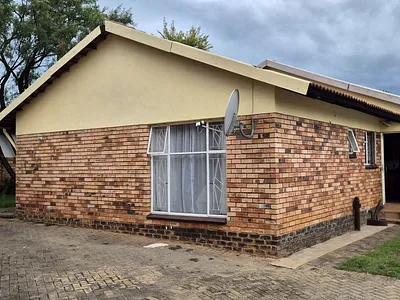 2 Bedroom Townhouse For Sale in Lydenburg - TRga.webp