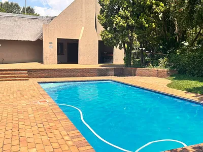 2 Bedroom Apartment For Sale in Sandton - G6UD.webp