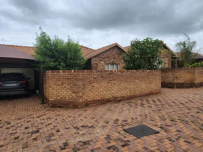 3 Bedroom Townhouse For Sale in Polokwane - njxZ.webp