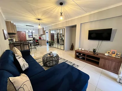 3 Bedroom Townhouse For Sale in Benoni - esv6.webp
