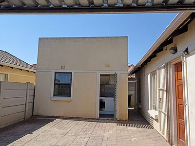 Apartment To Rent in Alberton - img