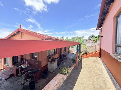 5 Bedroom House For Sale in Verulam - jaBB.webp