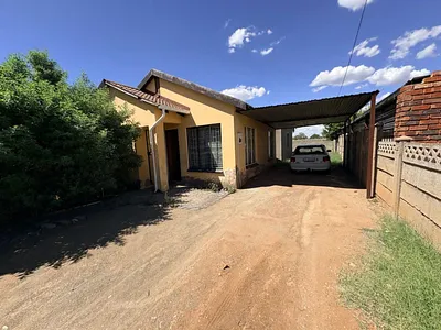 2 Bedroom House For Sale in Kimberley - QCV9.webp