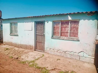 2 Bedroom House For Sale in Port Elizabeth - 9oub.webp