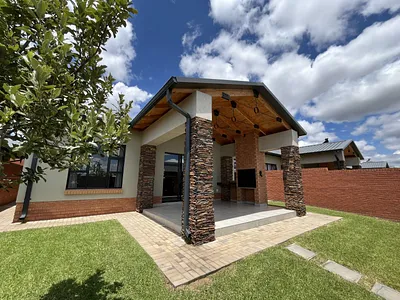 3 Bedroom Townhouse For Sale in Pretoria - HYlp.webp