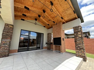 3 Bedroom Townhouse For Sale in Pretoria - hvP2.webp
