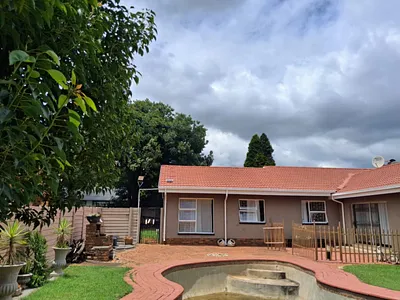 4 Bedroom House For Sale in Kempton Park - img