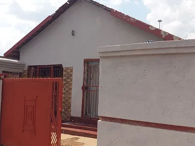 3 Bedroom House For Sale in Randfontein - lwj5.webp