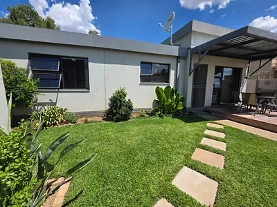 2 Bedroom Townhouse For Sale in Kimberley - Sffy.webp
