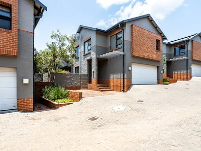 3 Bedroom Townhouse For Sale in Pretoria - avb9.webp