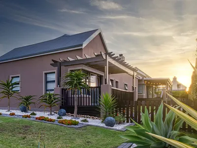 4 Bedroom House For Sale in George - 1qbQ.webp