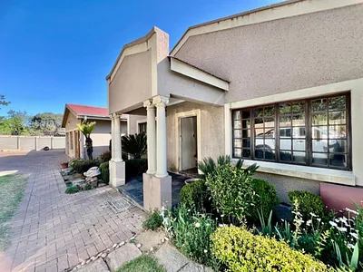 3 Bedroom House For Sale in Ermelo - uOdv.webp