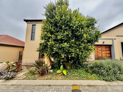 2 Bedroom House For Sale in Secunda - PR4i.webp
