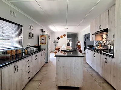 4 Bedroom House For Sale in Glencoe - img