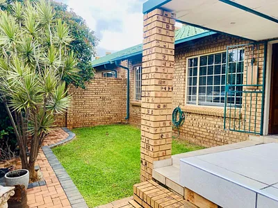 2 Bedroom Townhouse To Rent in Pretoria - img