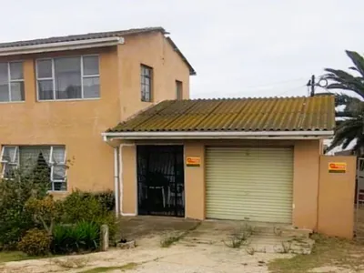House For Sale in Port Elizabeth - img