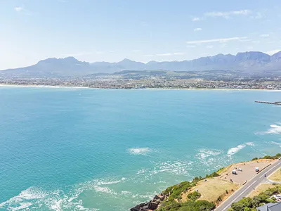 2 Bedroom Apartment To Rent in Gordons Bay - koEB.webp