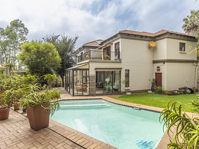 4 Bedroom House For Sale in Randburg - Xhdv.webp