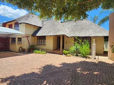 4 Bedroom House For Sale in Polokwane - H9Ok.webp