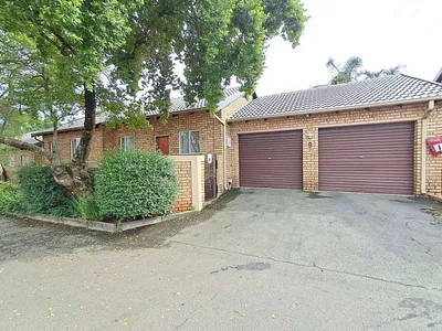 3 Bedroom House For Sale in Roodepoort - ge9S.webp