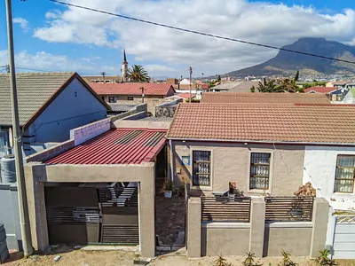 3 Bedroom House For Sale in Milnerton - ftD7.webp