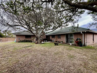 4 Bedroom House For Sale in Klein Brak Rivier - E1Me.webp