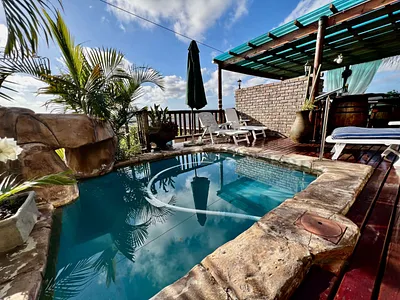 4 Bedroom House For Sale in Klein Brak Rivier - LR93.webp